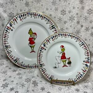 The Grinch Who Stole Christmas CIndy Lou Who & Whoville 8 Piece Dining Set